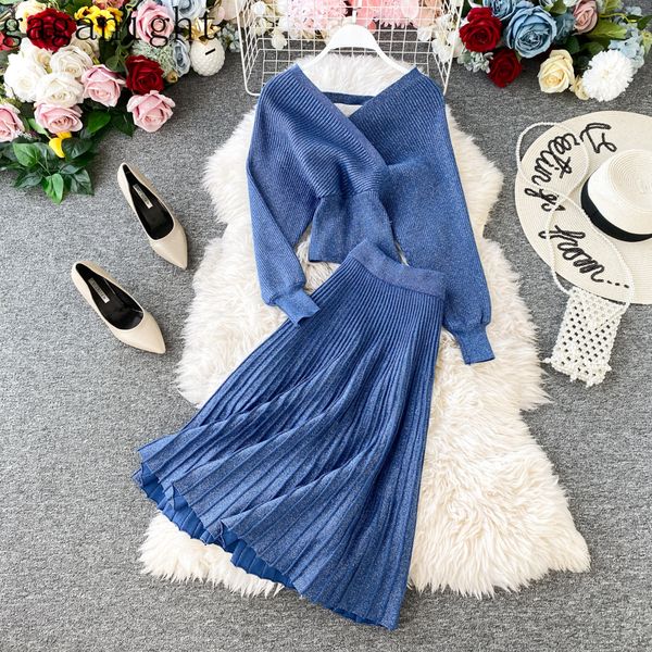 gaganight elgant fashion women two pieces set batwing sleeve knitted lurex pullover sweater pleated midi skirt solid female suit 201130, White
gaganight elgant fashion women two pieces set batwing sleeve knitted lurex pullover sweater pleated midi skirt solid female suit 201130, White