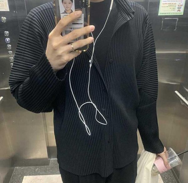 selling miyake fold style men`s casual long sleeve soild shirt in stock1, White;black
selling miyake fold style men`s casual long sleeve soild shirt in stock1, White;black