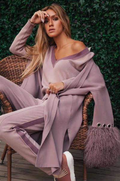 real full new cashmere knit 2 piece suit female ocean beaded two wearing v-neck sweater trousers two-piece matching sets 201119, White
real full new cashmere knit 2 piece suit female ocean beaded two wearing v-neck sweater trousers two-piece matching sets 201119, White