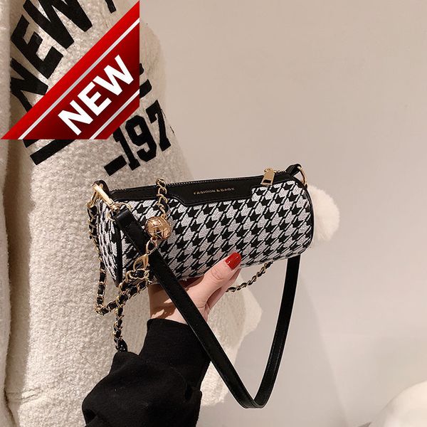 autumn and winter chain thousand bird lattice small female 2022 new french niche single shoulder messenger cylinder bag
autumn and winter chain thousand bird lattice small female 2022 new french niche single shoulder messenger cylinder bag