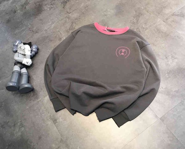 2022 factory wholesale new model alphabet printed stickers autumn color blocking round neck pullover long sleeve large loose fashion coat, Black
2022 factory wholesale new model alphabet printed stickers autumn color blocking round neck pullover long sleeve large loose fashion coat, Black