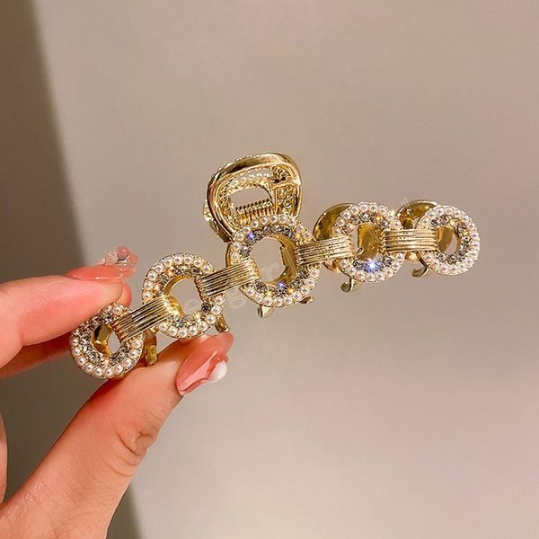 korean fashion pearl diamond hair claw inlaid hollow hair accessories for women metal grip french retro hairpin party jewelry, Slivery;white
korean fashion pearl diamond hair claw inlaid hollow hair accessories for women metal grip french retro hairpin party jewelry, Slivery;white