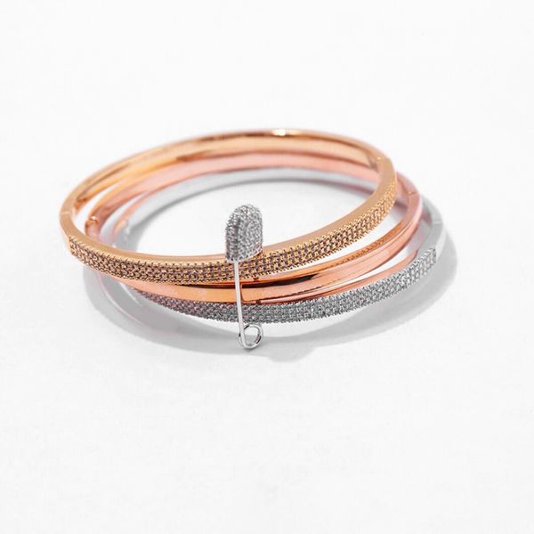 copper gold plated full cz stone three colors paper clip bangles bracelets for women new arrival selling new luxury fashion jewelry, Golden;silver
copper gold plated full cz stone three colors paper clip bangles bracelets for women new arrival selling new luxury fashion jewelry, Golden;silver