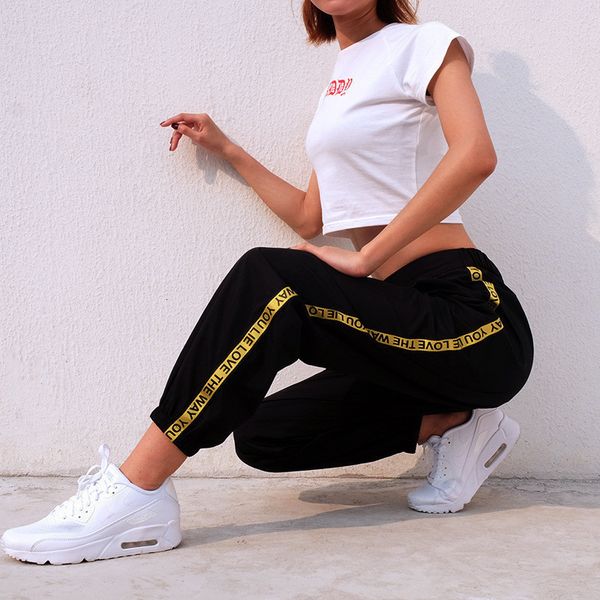 casual black baggy sweatpants women loose cotton side striped high waist joggers women trousers pantalon femme streetwear 2021 y19070101, Black;white
casual black baggy sweatpants women loose cotton side striped high waist joggers women trousers pantalon femme streetwear 2021 y19070101, Black;white