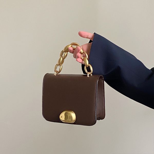 2022 minority designer bags female messenger handbag new fashion retro handbags small square bag versatile wallet chain bag luxury pu packs
2022 minority designer bags female messenger handbag new fashion retro handbags small square bag versatile wallet chain bag luxury pu packs