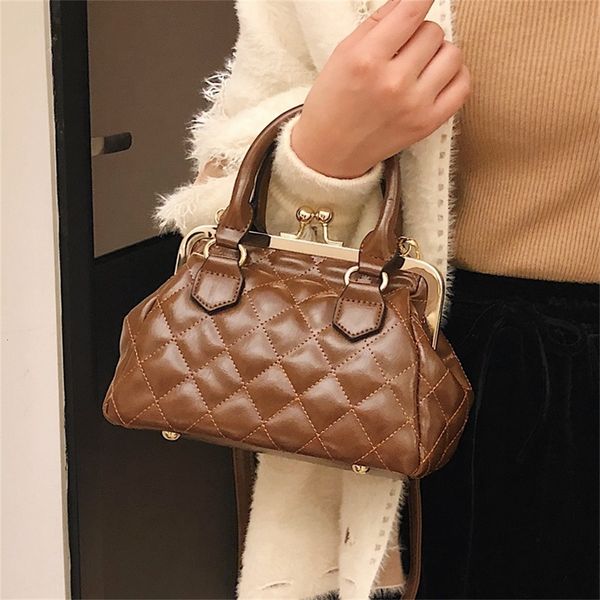 vintage lingge clip shell women handbags designer shoulder bags luxury pu leather lady crossbody bag female small purses 2021
vintage lingge clip shell women handbags designer shoulder bags luxury pu leather lady crossbody bag female small purses 2021