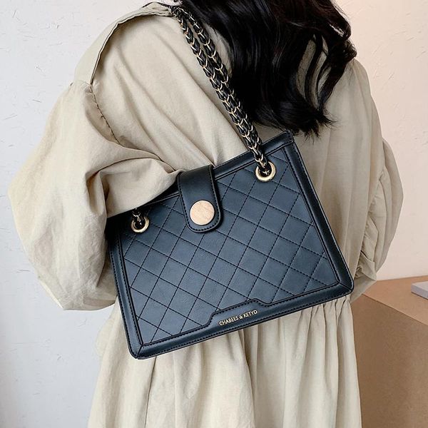 2021 chain designer pu leather crossbody bags women 2021 women's winter simple style handbags trending hand bag
2021 chain designer pu leather crossbody bags women 2021 women's winter simple style handbags trending hand bag