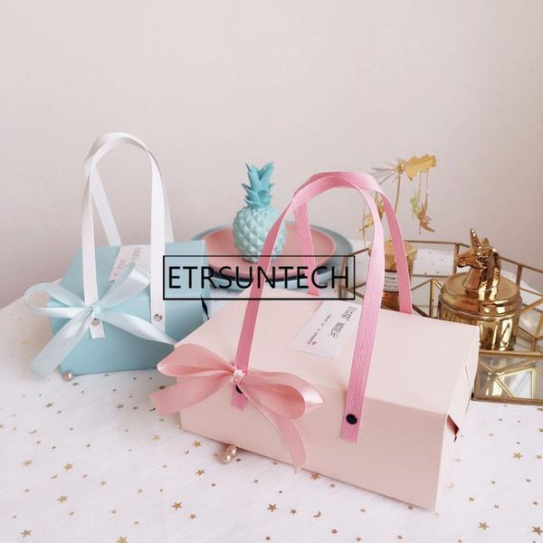 gift wrap 100pcs pink blue paper box with handle mooncake biscuit candy party wedding favors giveaway boxes
gift wrap 100pcs pink blue paper box with handle mooncake biscuit candy party wedding favors giveaway boxes