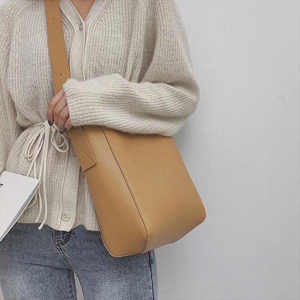 pu leather shoulder bag 2019 fashion women handbags purses solid color wallet bag drop shipping, Red;black
pu leather shoulder bag 2019 fashion women handbags purses solid color wallet bag drop shipping, Red;black