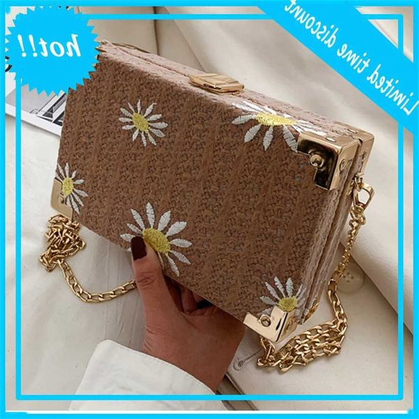 2020 new time handbag hand made shoulder bags bolsa feminina square tas gesp mode strawberries beaches crossbody task
2020 new time handbag hand made shoulder bags bolsa feminina square tas gesp mode strawberries beaches crossbody task