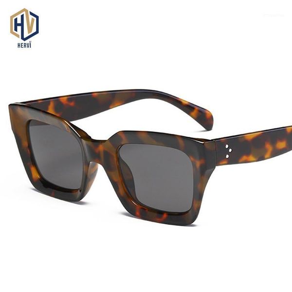 new fashion rectangle sunglasses women luxulry brand designer vintage men classic rivet shades female male eyewear uv400 oculos1, White;black
new fashion rectangle sunglasses women luxulry brand designer vintage men classic rivet shades female male eyewear uv400 oculos1, White;black