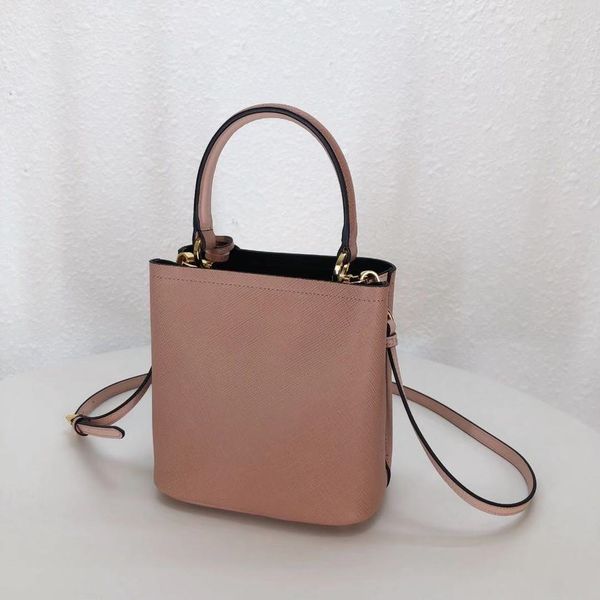 women's bags, high-grade high-quality bags, a full range of types, dear welcome to order and contact 086756
women's bags, high-grade high-quality bags, a full range of types, dear welcome to order and contact 086756