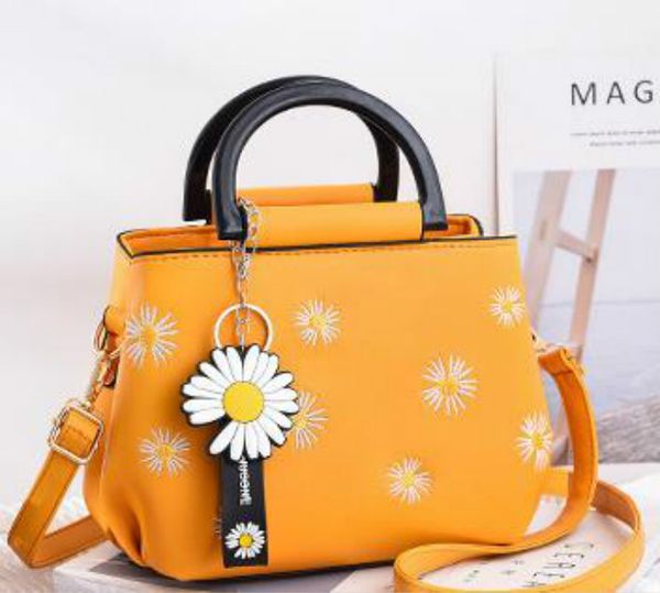2020 Fashion New Daisy Handbag Designer Shoulder Messenger Bag Lemon Soda Female Bag Trend Wild Best Selling
2020 Fashion New Daisy Handbag Designer Shoulder Messenger Bag Lemon Soda Female Bag Trend Wild Best Selling