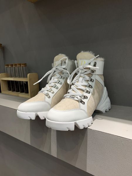 designer womens boots luxury white apricot leather stitching suede lace-up with fluff round head flat heel with box size 35-40, Black
designer womens boots luxury white apricot leather stitching suede lace-up with fluff round head flat heel with box size 35-40, Black
