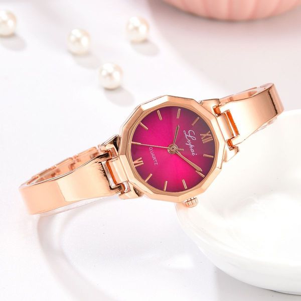 wholesale 30pcs mixed color fashion 28mm x 9mm 38g quartz ladies watch women's children's students watches casual wristwatches ch0, Slivery;brown
wholesale 30pcs mixed color fashion 28mm x 9mm 38g quartz ladies watch women's children's students watches casual wristwatches ch0, Slivery;brown
