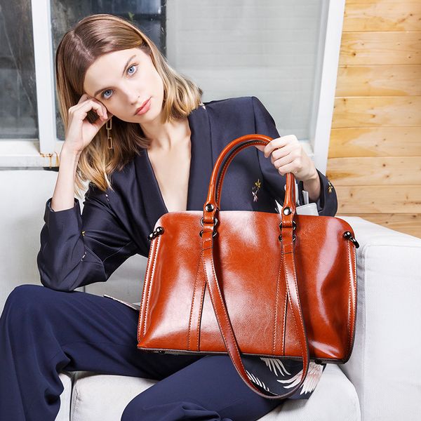 2020 new bag vintage female leather shoulder messenger bag genuine leather handbags large capacity korean casual ladies
2020 new bag vintage female leather shoulder messenger bag genuine leather handbags large capacity korean casual ladies