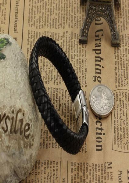 мода простой человек черный кожаный rope цепи браслеты классический магнитные пряжки мужские партии браслет ювелирных аксессуаров ps894 wmte, Golden;silver
мода простой человек черный кожаный rope цепи браслеты классический магнитные пряжки мужские партии браслет ювелирных аксессуаров ps894 wmte, Golden;silver