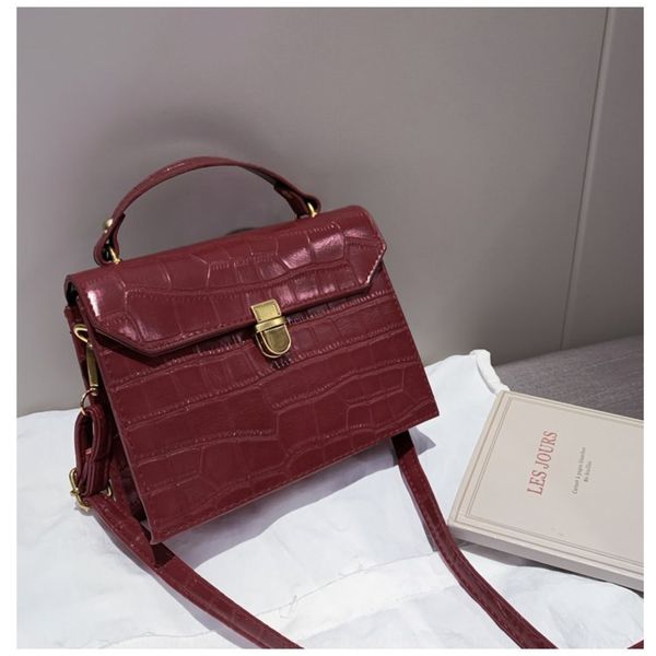 2020 summer new portable for women alligator pattern women's shoulder small square shoulder small square bag girl's straddle bag t
2020 summer new portable for women alligator pattern women's shoulder small square shoulder small square bag girl's straddle bag t