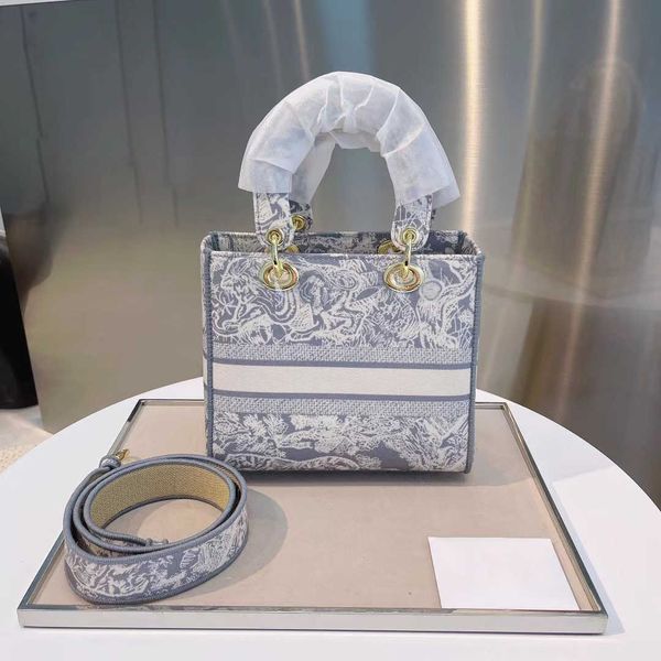 handbag classic vintage bag large capacity high-grade lady wallet small and exquisite
handbag classic vintage bag large capacity high-grade lady wallet small and exquisite