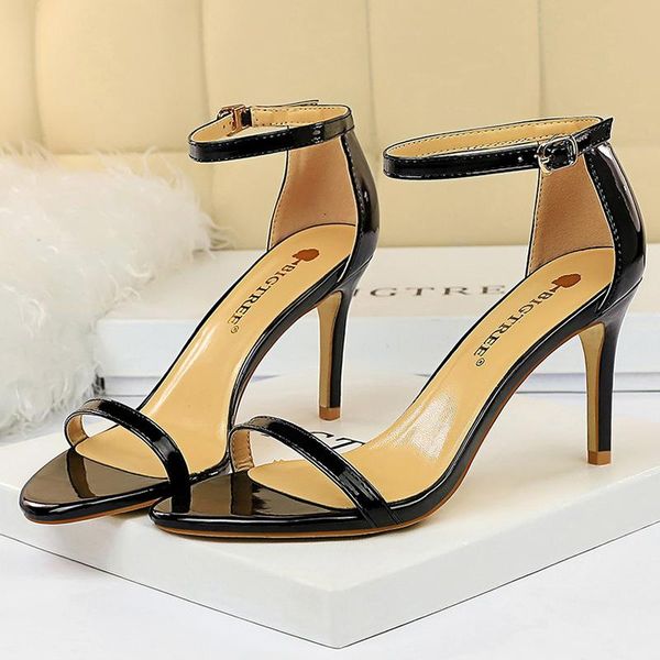 2021 summer fashion women concise 8cm thin high heels party sandals open toe stiletto black white sandals new style female shoes
2021 summer fashion women concise 8cm thin high heels party sandals open toe stiletto black white sandals new style female shoes