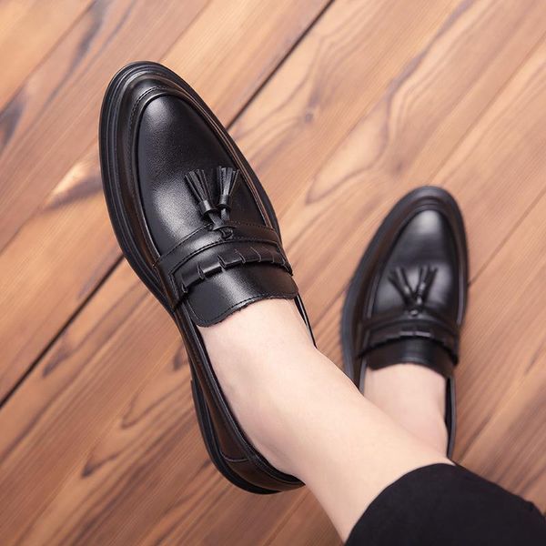 new 2020 business dress men formal shoes wedding mens shoes casual fashion pu leather flats oxford for men moccasins, Black
new 2020 business dress men formal shoes wedding mens shoes casual fashion pu leather flats oxford for men moccasins, Black