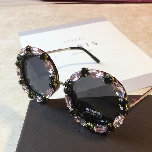 sunglasses 2021 shining pearl diamond women brand design flash round shades female mirror sun glasses lunette1, White;black
sunglasses 2021 shining pearl diamond women brand design flash round shades female mirror sun glasses lunette1, White;black