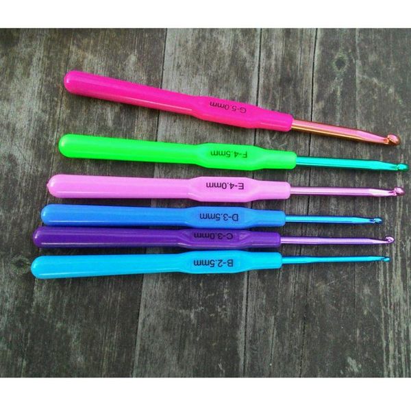 sewing notions & tools 6pcs 14cm handle aluminum multicolor crochet hooks knit plastic needles weave craft 2.0-5.0mm, Black
sewing notions & tools 6pcs 14cm handle aluminum multicolor crochet hooks knit plastic needles weave craft 2.0-5.0mm, Black