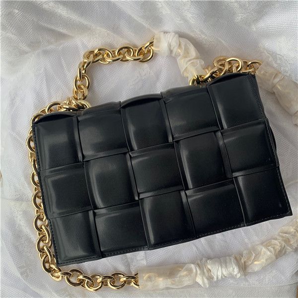 wide ladies luxury shoulder winter new color shoulder handbag strap bag 2021 small square camera hit ladies mini envelope bag nwhfm, Red;black
wide ladies luxury shoulder winter new color shoulder handbag strap bag 2021 small square camera hit ladies mini envelope bag nwhfm, Red;black