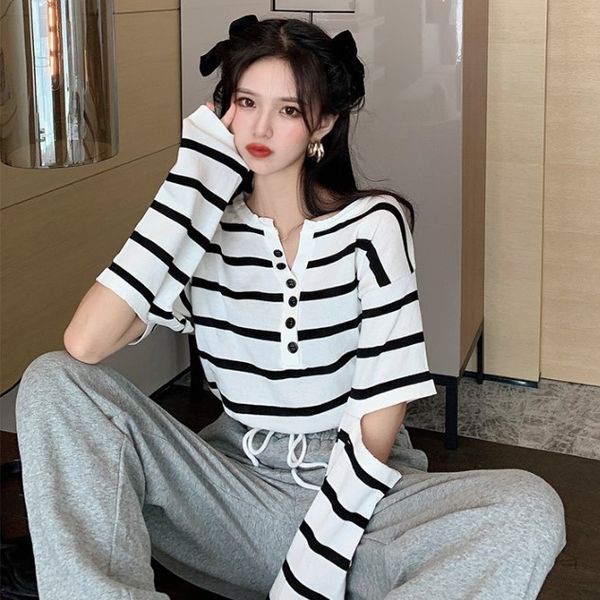 2020 autumn new hollow out crew neck striped t-shirt loose and thin long sleeve bottoming shirt for women
2020 autumn new hollow out crew neck striped t-shirt loose and thin long sleeve bottoming shirt for women