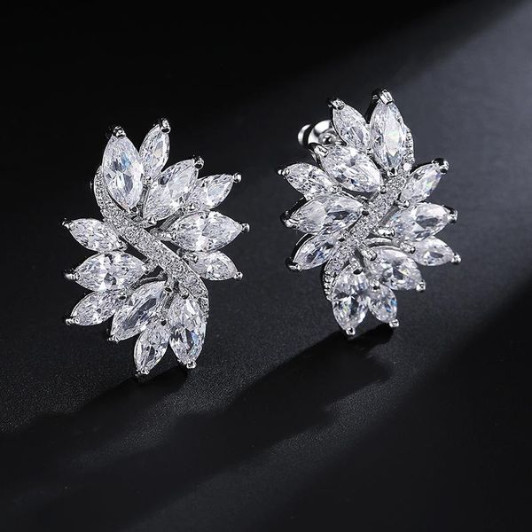 uilz exquisite white cubic zirconia leaf stud earrings for women fahions wedding engagement jewelry uep480, Golden;silver
uilz exquisite white cubic zirconia leaf stud earrings for women fahions wedding engagement jewelry uep480, Golden;silver