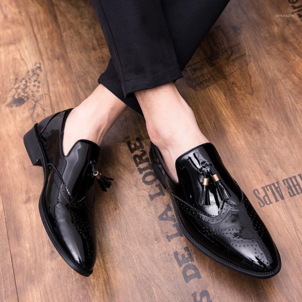 pointed toe mens dress shoes genuine leather wedding shoes floral print men flats office wedding party formal1, Black
pointed toe mens dress shoes genuine leather wedding shoes floral print men flats office wedding party formal1, Black