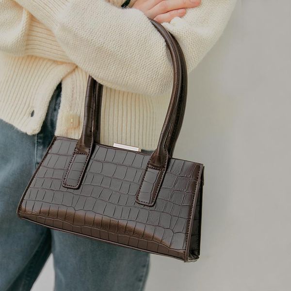 korean style spring 2021 new crocodile pattern portable single shoulder underarm bag fashion phone pack e071
korean style spring 2021 new crocodile pattern portable single shoulder underarm bag fashion phone pack e071