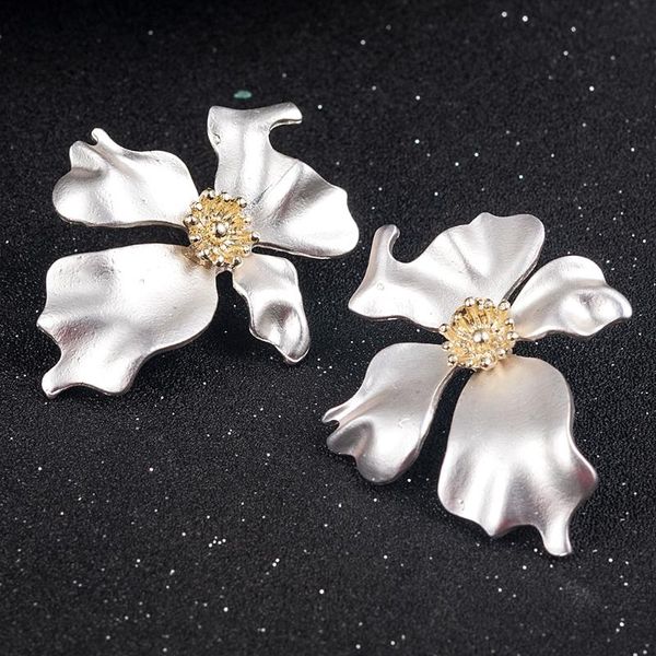 new fashion women statement big flower ear stud earrings dangle party jewelry gift christmas earrings aretes de mujer, Golden;silver
new fashion women statement big flower ear stud earrings dangle party jewelry gift christmas earrings aretes de mujer, Golden;silver
