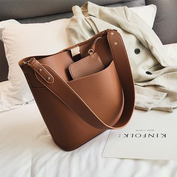 1pcs broadband bucket bag women's winter new all-in-one bag simple women's single shoulder slant span
1pcs broadband bucket bag women's winter new all-in-one bag simple women's single shoulder slant span