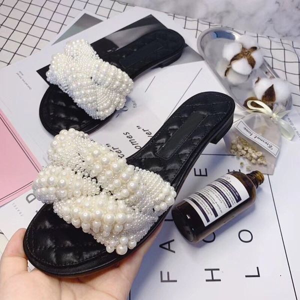 2020ins net red summer new pearl slippers women sandals fashion leather thick heel shoes fashion, Black
2020ins net red summer new pearl slippers women sandals fashion leather thick heel shoes fashion, Black