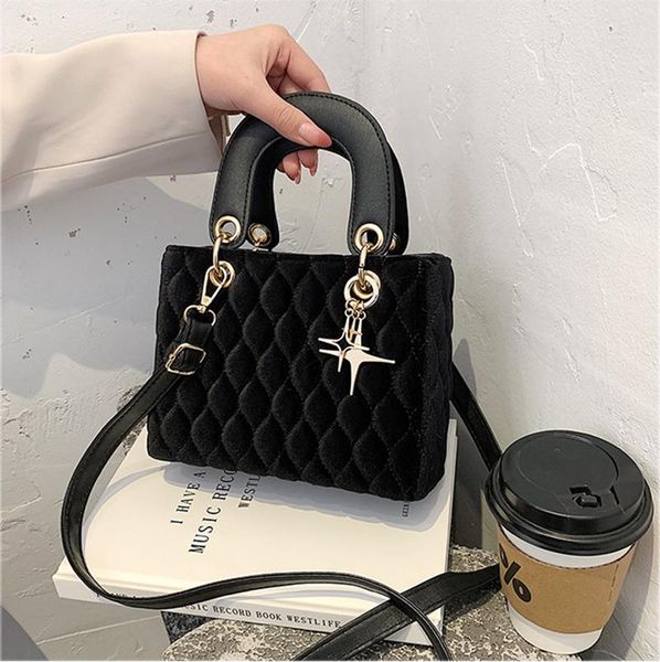 tote bag 2021 fashion new women velvet designer purses and handbags solid color shoulder messenger bag
tote bag 2021 fashion new women velvet designer purses and handbags solid color shoulder messenger bag