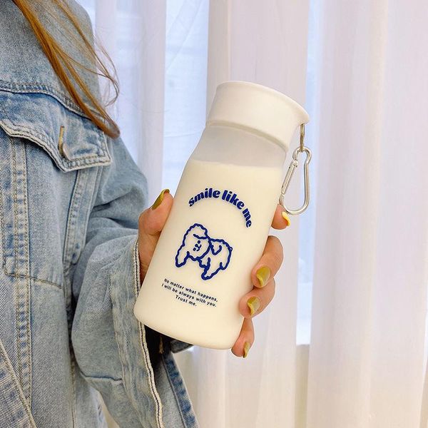 девушка милая бутылка воды с веревкой 400ml матовые пластиковые бутылки с водой портативный прозрачный бутылкой проездной сок утечка чашки н
девушка милая бутылка воды с веревкой 400ml матовые пластиковые бутылки с водой портативный прозрачный бутылкой проездной сок утечка чашки н