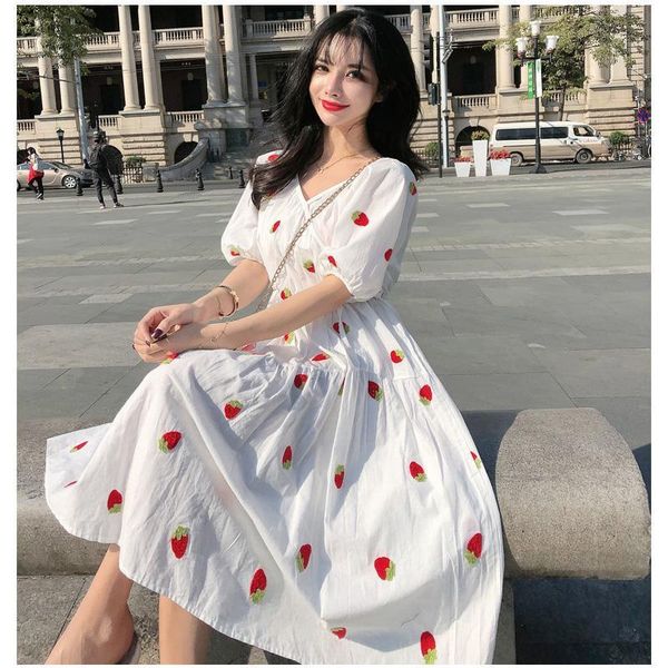 new han edition strawberry embroidery dress with short sleeves loose large size ladies to film dating dress summer dress, Black;gray
new han edition strawberry embroidery dress with short sleeves loose large size ladies to film dating dress summer dress, Black;gray