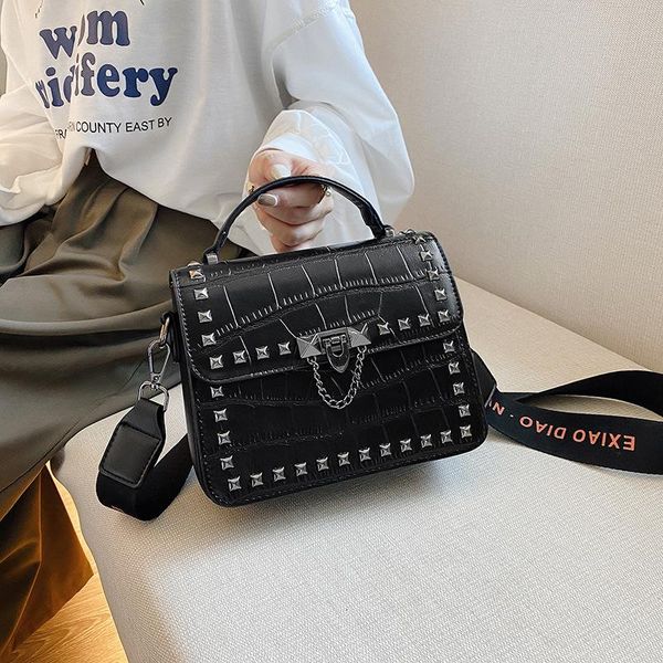 bags for women new style chain rivet handbag women's leather bag fashion luxury women's diagonal bag elegant woman brand
bags for women new style chain rivet handbag women's leather bag fashion luxury women's diagonal bag elegant woman brand