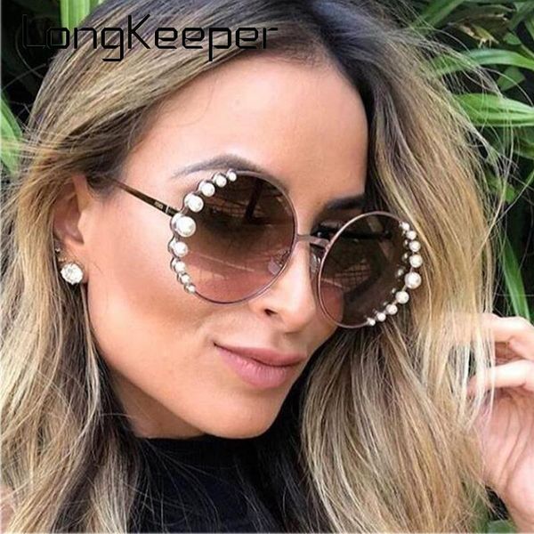 longkeeper круглые солнцезащитные очки женщины марка дизайнер жемчужный вс очки мода сплав frame очки женский оттенки uv400 gafas, White;black
longkeeper круглые солнцезащитные очки женщины марка дизайнер жемчужный вс очки мода сплав frame очки женский оттенки uv400 gafas, White;black