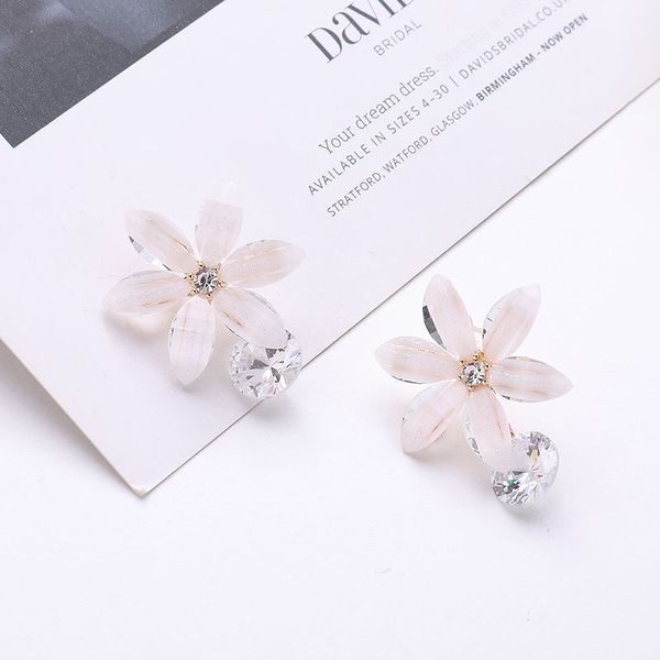 2020 new chao xian simple elegant korean ear jewelry 925 silver sense of quality glass zircon flower earrings, Golden
2020 new chao xian simple elegant korean ear jewelry 925 silver sense of quality glass zircon flower earrings, Golden