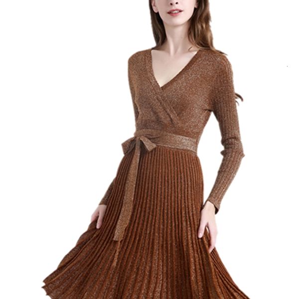 2021 new spring blingbling bright silk v neck knitted women vintage elegant party sequined long sleeve pleated qylj, Black;gray
2021 new spring blingbling bright silk v neck knitted women vintage elegant party sequined long sleeve pleated qylj, Black;gray