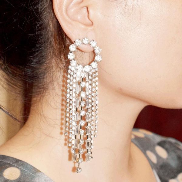 совершенное качество блестящие rhinestone цепи кисточкой мотаться серьги для ювелирных изделий способа женщин модные statement серьги аксесс, Silver
совершенное качество блестящие rhinestone цепи кисточкой мотаться серьги для ювелирных изделий способа женщин модные statement серьги аксесс, Silver