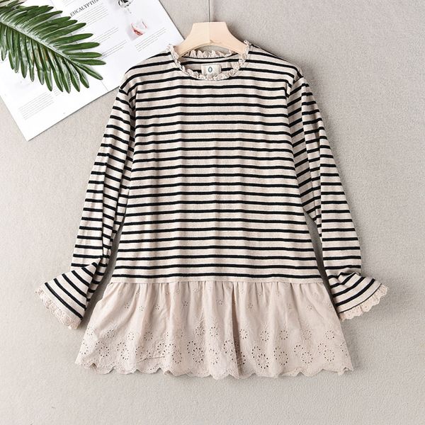 2019 new autumn embroidered dress lace dress small fresh round neck embroidered lace stitching stripe t-shirt with long sleeve and bottom up, White
2019 new autumn embroidered dress lace dress small fresh round neck embroidered lace stitching stripe t-shirt with long sleeve and bottom up, White
