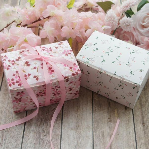 gift wrap pink white flower design 10pcs 15*10*9 cm paper box candy cookie jar candle birthday wedding party diy packaging
gift wrap pink white flower design 10pcs 15*10*9 cm paper box candy cookie jar candle birthday wedding party diy packaging
