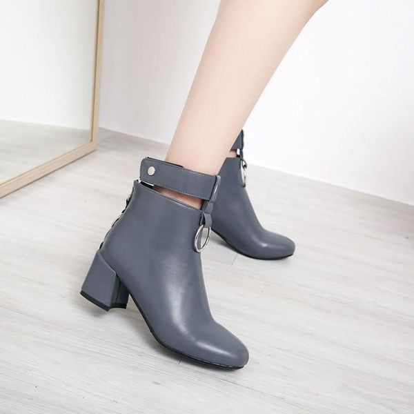 boots big size ma'am short pure color metal decoration fashion boot barrel high heel boots1, Black
boots big size ma'am short pure color metal decoration fashion boot barrel high heel boots1, Black