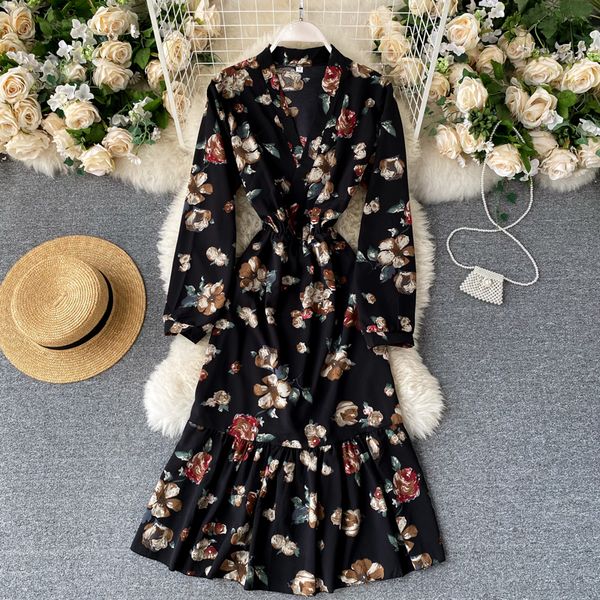 2021 new vintage female floral impression neck puff elastic thread autumn dapper long dress 42ld, Black;gray
2021 new vintage female floral impression neck puff elastic thread autumn dapper long dress 42ld, Black;gray