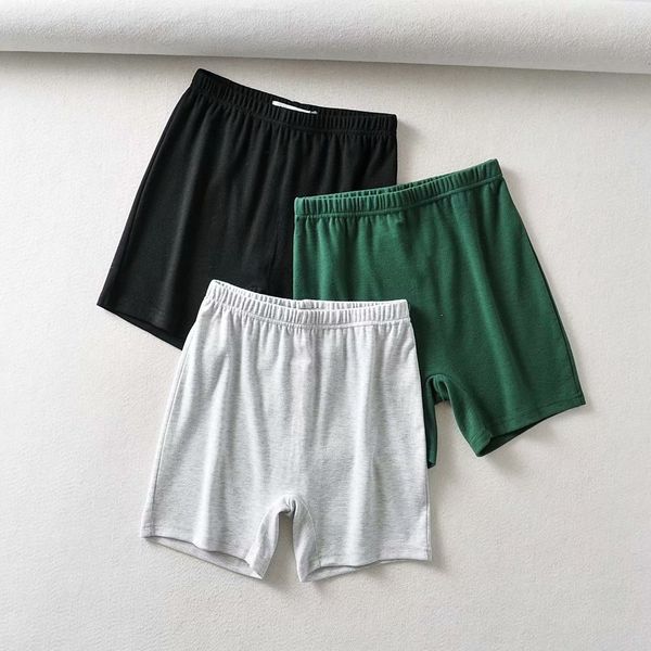 2020 new summer style versatile leisure sports underpants yoga shorts for women, White;black
2020 new summer style versatile leisure sports underpants yoga shorts for women, White;black