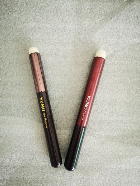 Kumo (mini) Fingertip Brush Multi-functional Seamless Concealer and Lipstick Smudge Makeup Brush Eyeshadow Blending Beauty Girl Cosmetics Brushes
Kumo (mini) Fingertip Brush Multi-functional Seamless Concealer and Lipstick Smudge Makeup Brush Eyeshadow Blending Beauty Girl Cosmetics Brushes