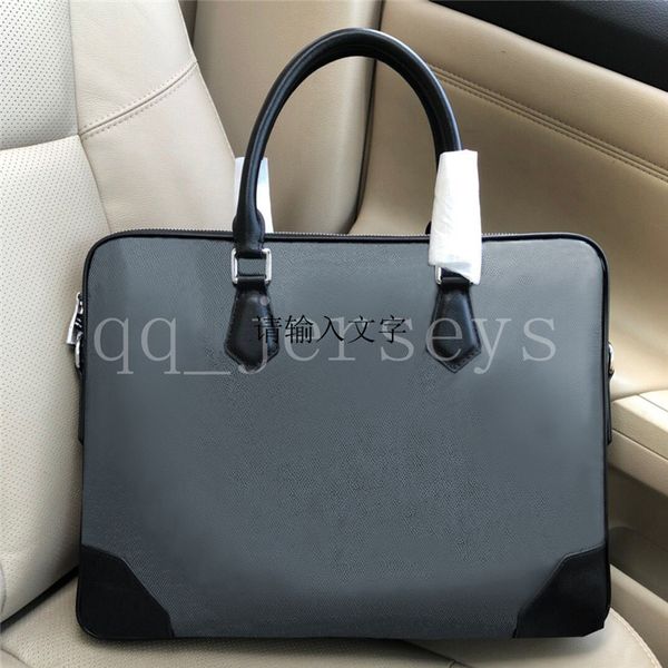 new luxury designer plaid men's bag handbag handbag business shoulder bag leather casual satchel
new luxury designer plaid men's bag handbag handbag business shoulder bag leather casual satchel